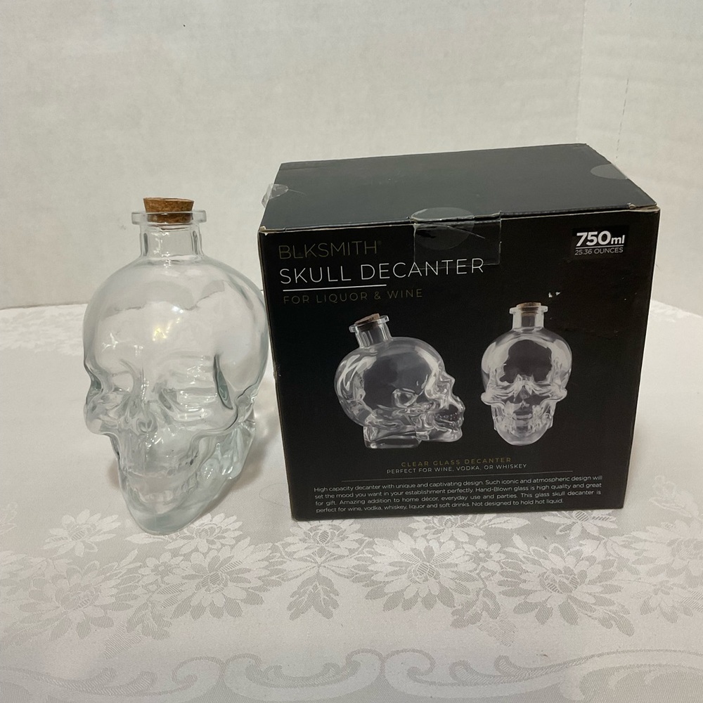Crystal Head Skull Decanter- Holds 750ml - NIB